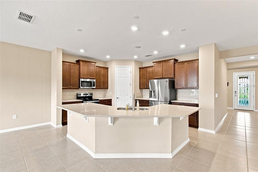 For Sale: $474,000 (4 beds, 3 baths, 2200 Square Feet)