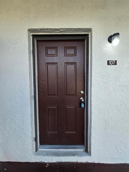 For Rent: $1,350 (1 beds, 1 baths, 760 Square Feet)