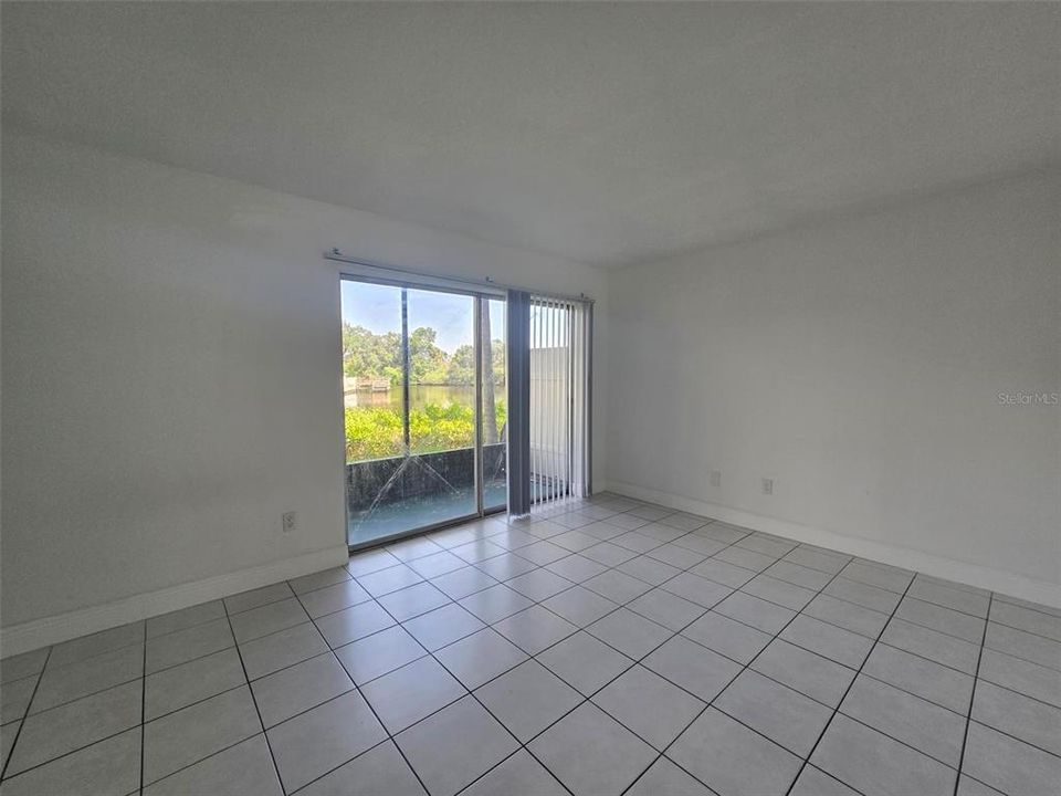 For Rent: $1,350 (1 beds, 1 baths, 760 Square Feet)