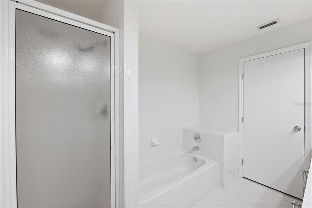 For Sale: $250,000 (2 beds, 2 baths, 1334 Square Feet)
