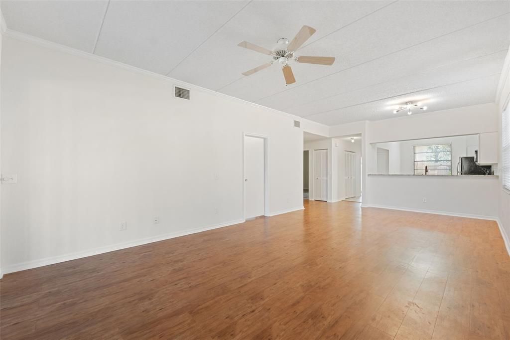 For Sale: $250,000 (2 beds, 2 baths, 1334 Square Feet)
