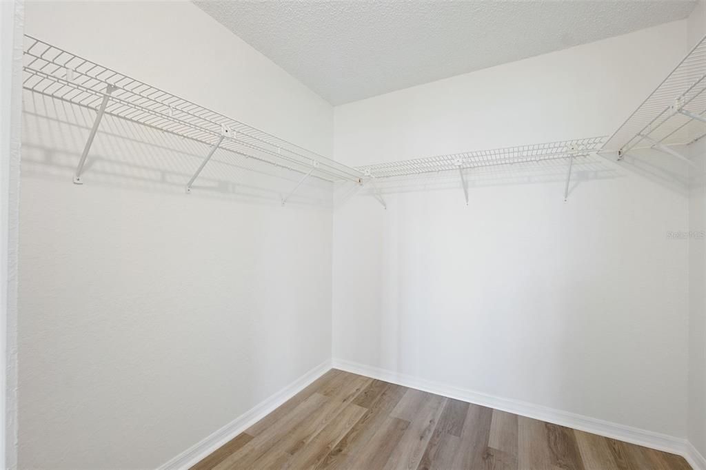 For Sale: $250,000 (2 beds, 2 baths, 1334 Square Feet)