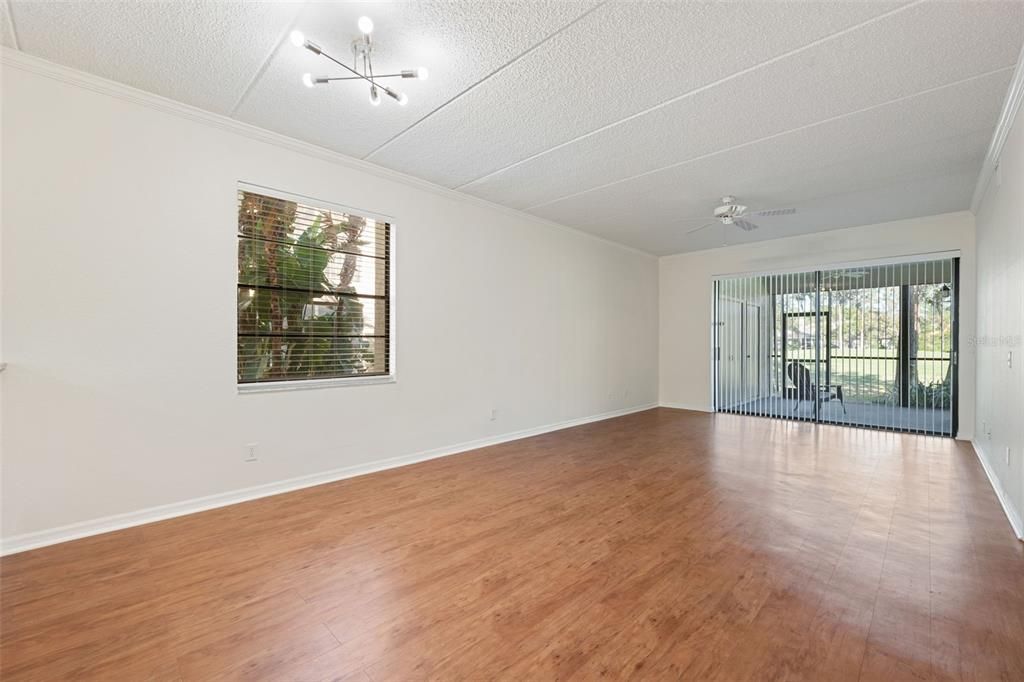 For Sale: $250,000 (2 beds, 2 baths, 1334 Square Feet)