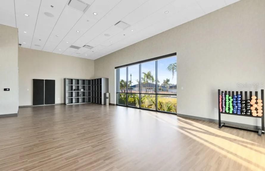 En Venta: $949,000 (3 camas, 3 baños, 2808 Pies cuadrados)