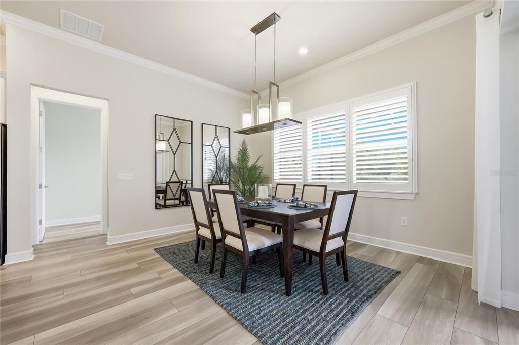 En Venta: $949,000 (3 camas, 3 baños, 2808 Pies cuadrados)