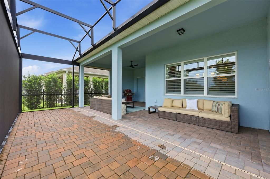 En Venta: $949,000 (3 camas, 3 baños, 2808 Pies cuadrados)