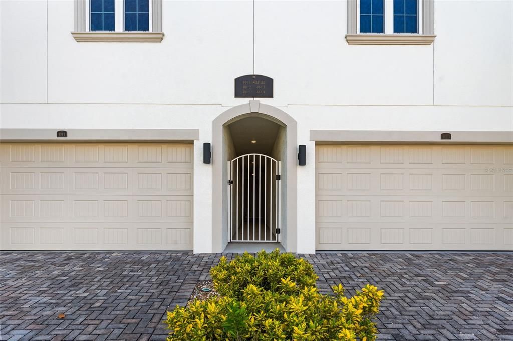For Sale: $1,099,999 (3 beds, 2 baths, 2280 Square Feet)