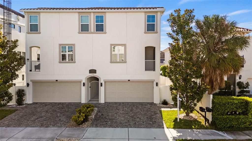 For Sale: $1,099,999 (3 beds, 2 baths, 2280 Square Feet)
