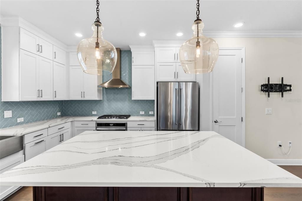 For Sale: $1,099,999 (3 beds, 2 baths, 2280 Square Feet)