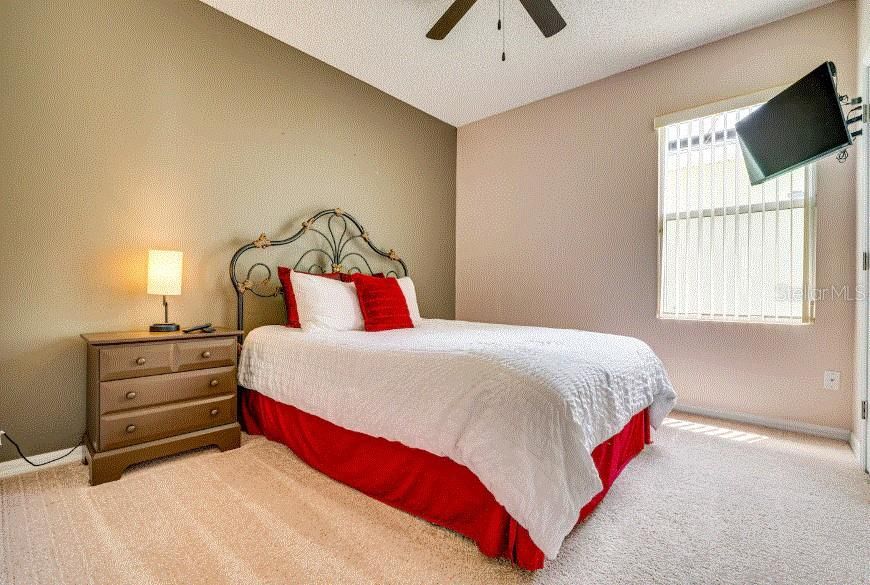 For Sale: $375,000 (5 beds, 3 baths, 1825 Square Feet)