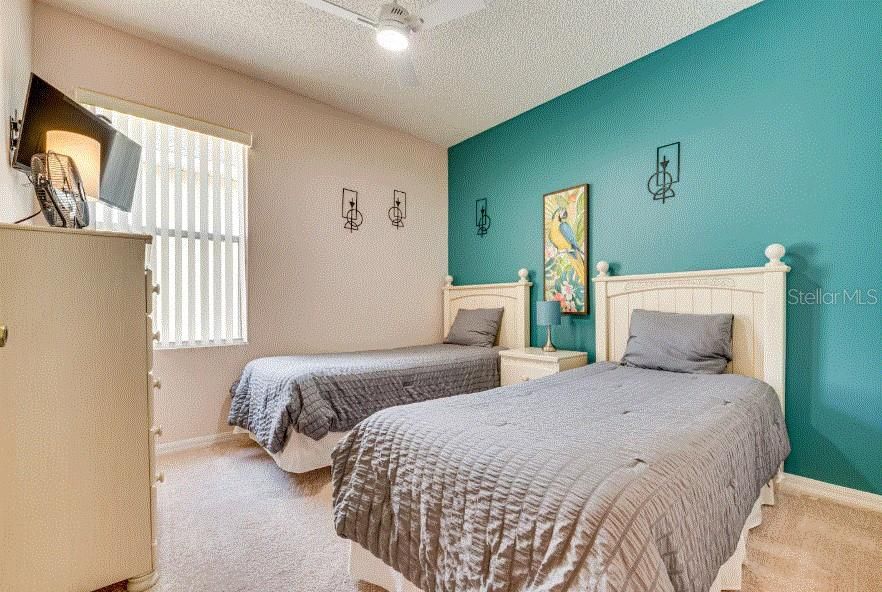 For Sale: $375,000 (5 beds, 3 baths, 1825 Square Feet)