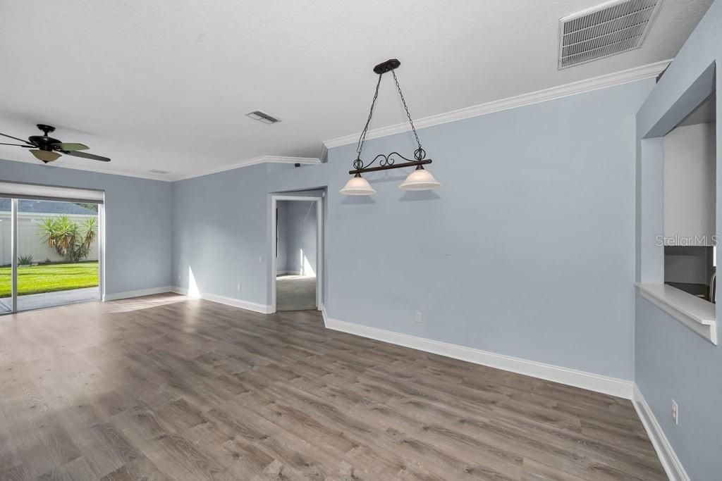 For Sale: $399,900 (4 beds, 2 baths, 1685 Square Feet)