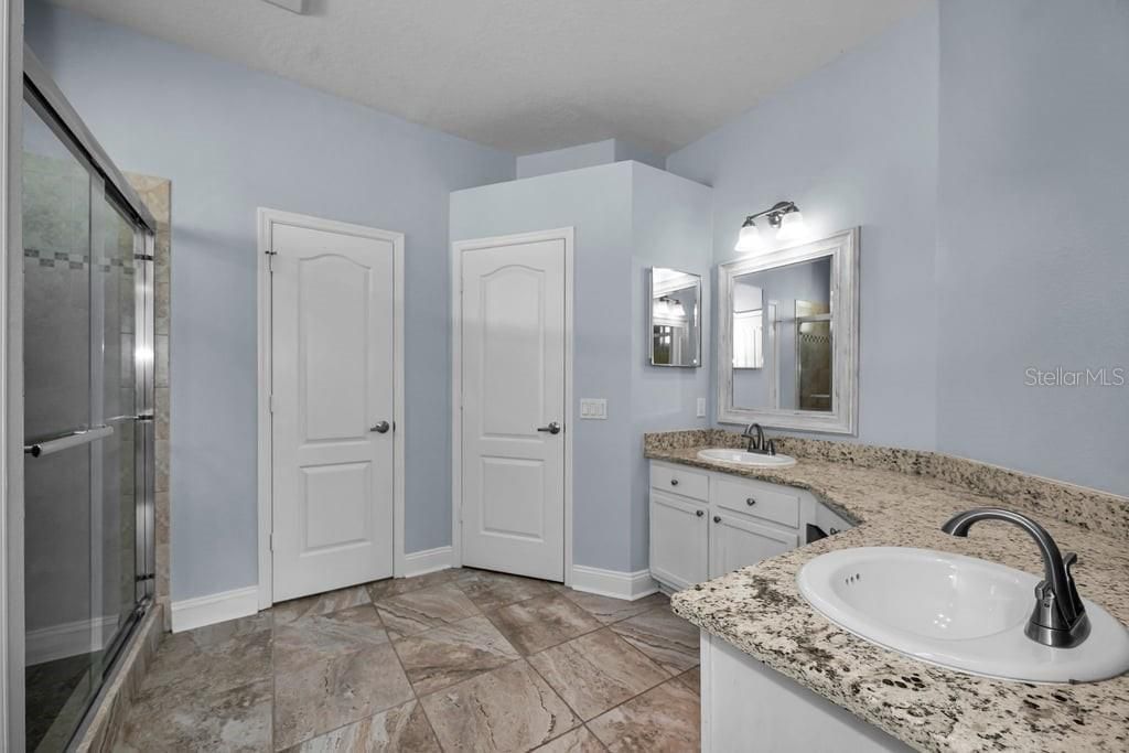 For Sale: $399,900 (4 beds, 2 baths, 1685 Square Feet)