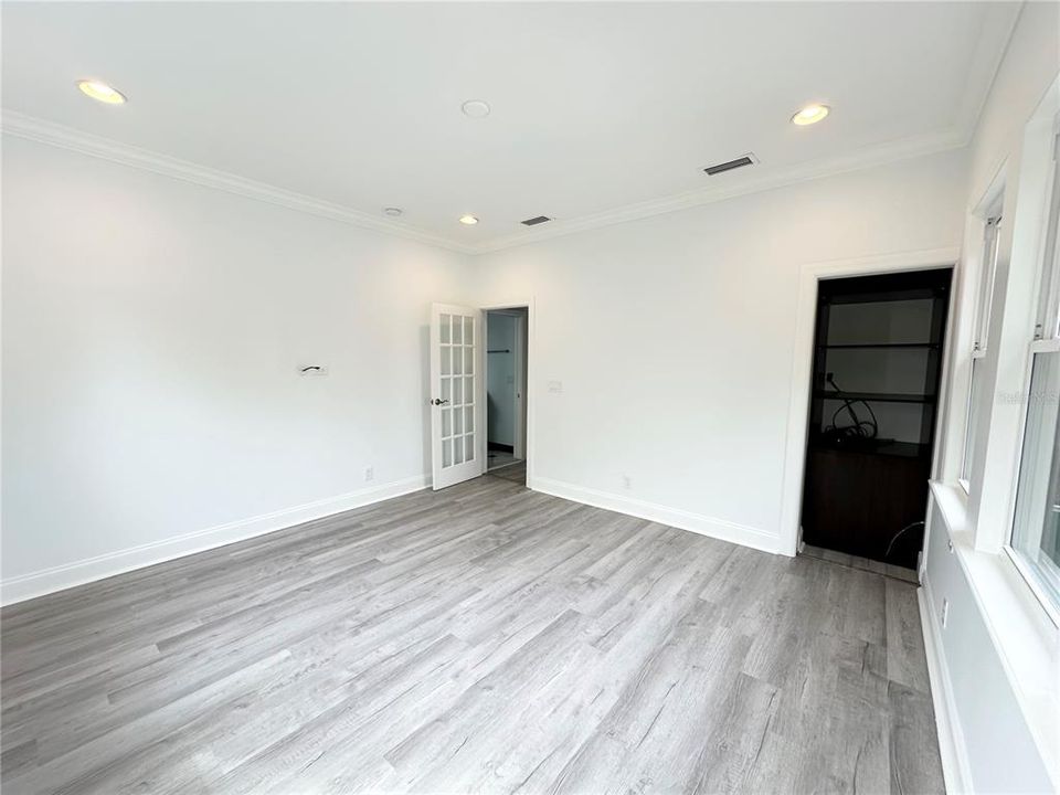 For Rent: $4,800 (4 beds, 2 baths, 1957 Square Feet)