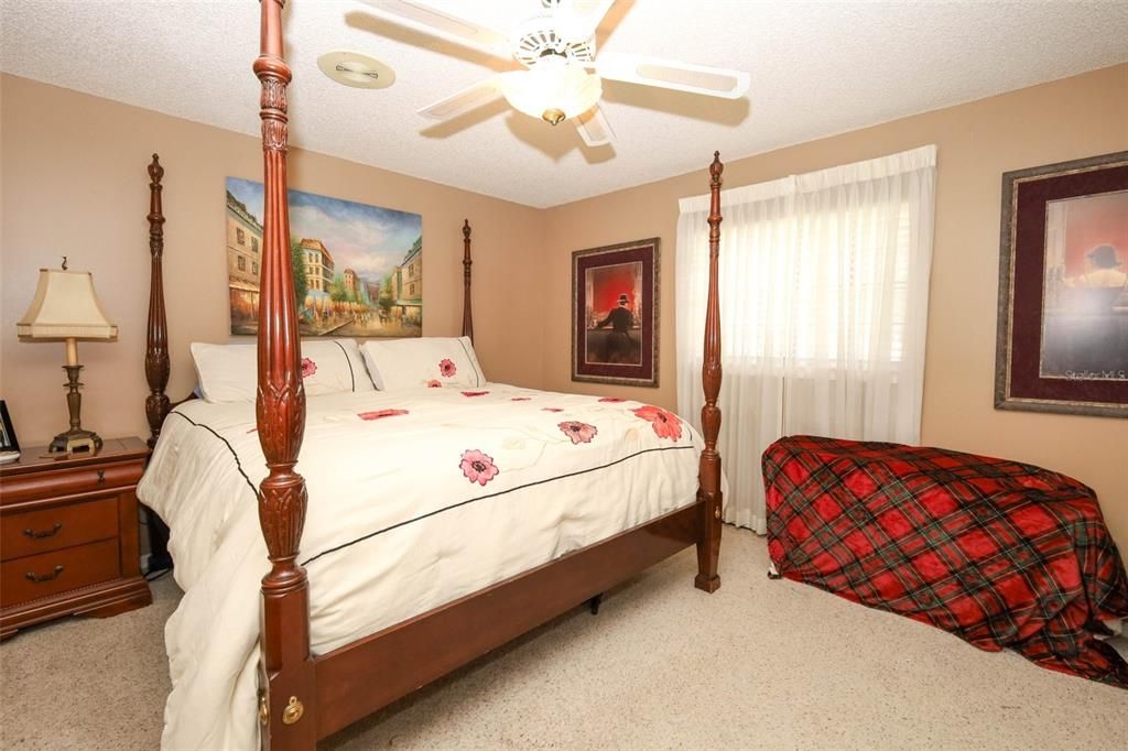 En Venta: $495,000 (4 camas, 3 baños, 3016 Pies cuadrados)