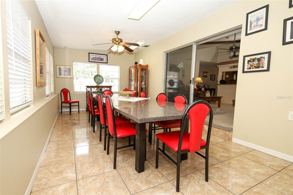 En Venta: $495,000 (4 camas, 3 baños, 3016 Pies cuadrados)