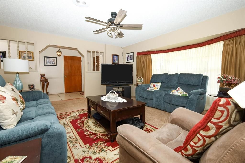 En Venta: $495,000 (4 camas, 3 baños, 3016 Pies cuadrados)