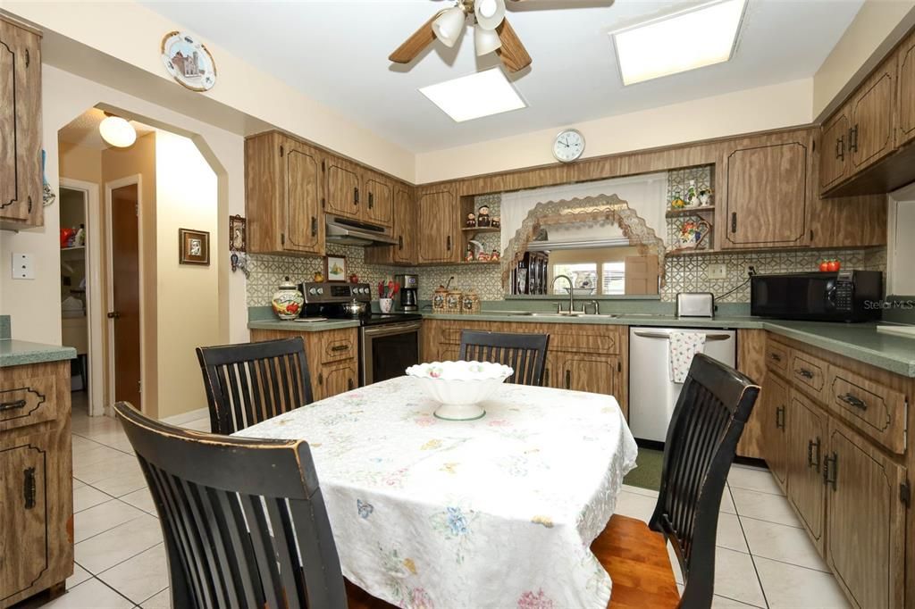 En Venta: $495,000 (4 camas, 3 baños, 3016 Pies cuadrados)