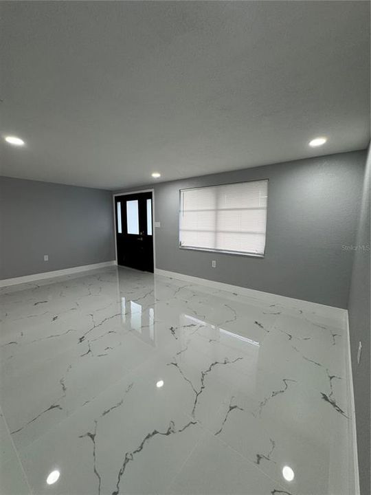 Activo con contrato: $254,000 (2 camas, 1 baños, 1056 Pies cuadrados)