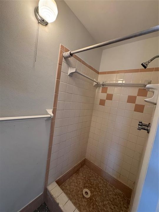 Activo con contrato: $254,000 (2 camas, 1 baños, 1056 Pies cuadrados)