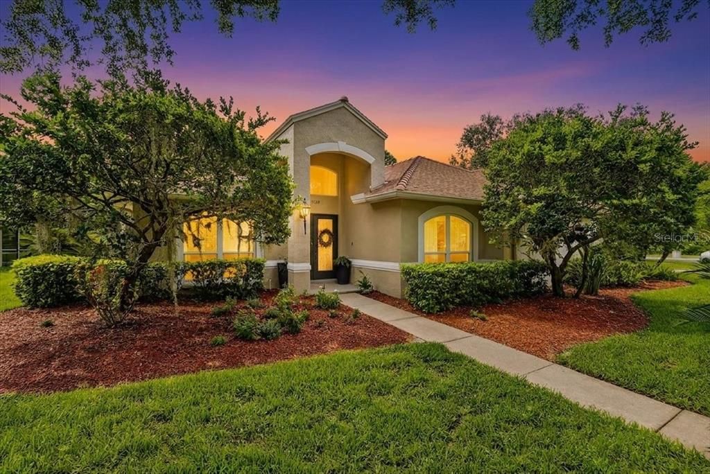 En Venta: $675,000 (4 camas, 3 baños, 2143 Pies cuadrados)