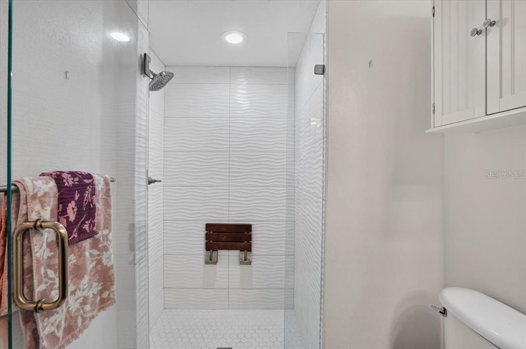 En Venta: $675,000 (4 camas, 3 baños, 2143 Pies cuadrados)