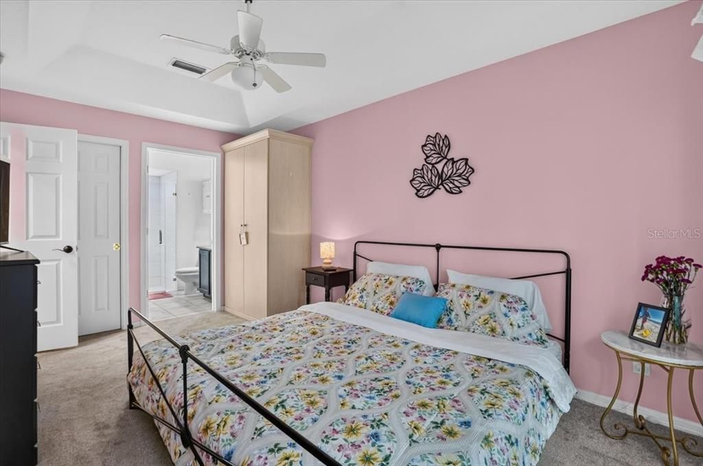 En Venta: $675,000 (4 camas, 3 baños, 2143 Pies cuadrados)