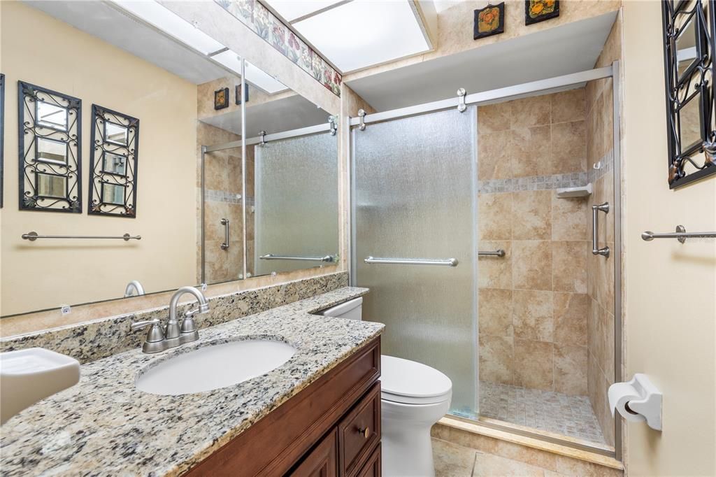 For Sale: $199,800 (2 beds, 2 baths, 1135 Square Feet)