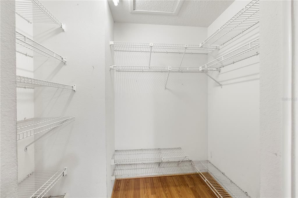 For Sale: $199,800 (2 beds, 2 baths, 1135 Square Feet)