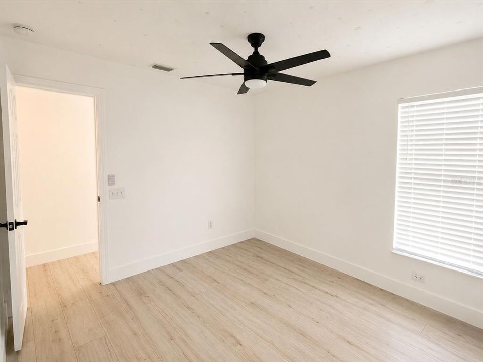 For Rent: $2,795 (4 beds, 2 baths, 1956 Square Feet)