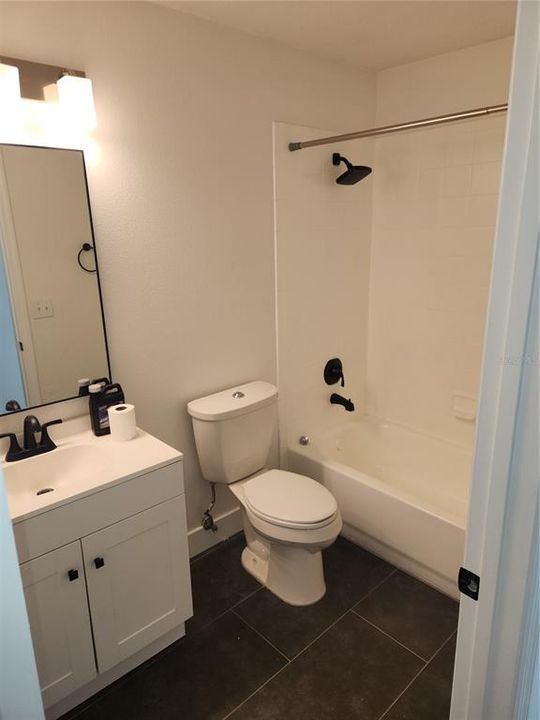 For Rent: $2,795 (4 beds, 2 baths, 1956 Square Feet)