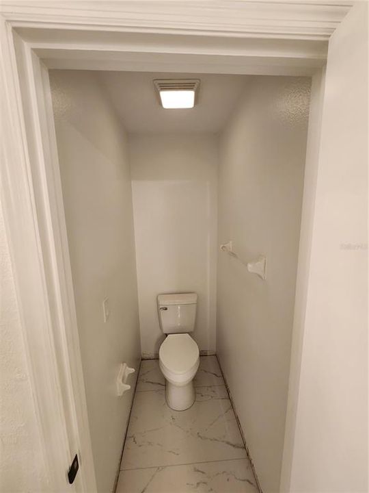 For Rent: $2,795 (4 beds, 2 baths, 1956 Square Feet)