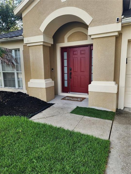For Rent: $2,795 (4 beds, 2 baths, 1956 Square Feet)