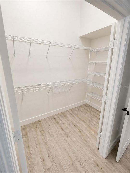 For Rent: $2,795 (4 beds, 2 baths, 1956 Square Feet)