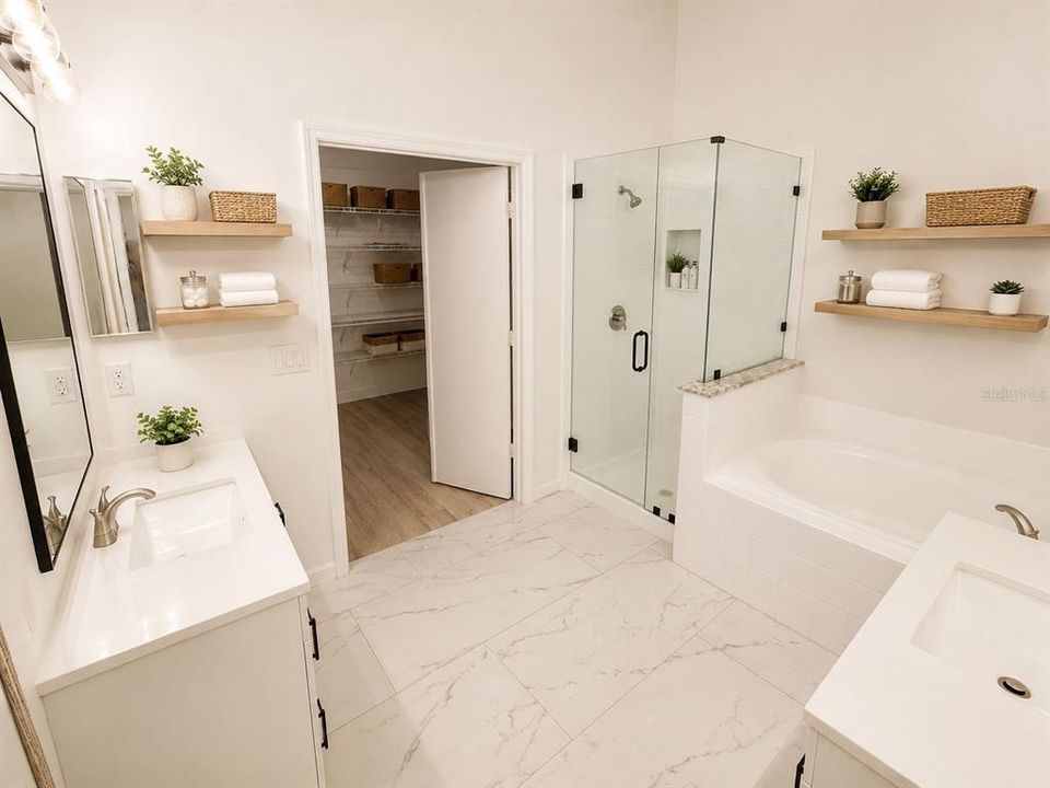 For Rent: $2,795 (4 beds, 2 baths, 1956 Square Feet)