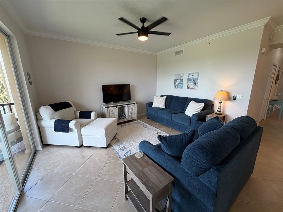 For Rent: $2,000 (2 beds, 2 baths, 1156 Square Feet)