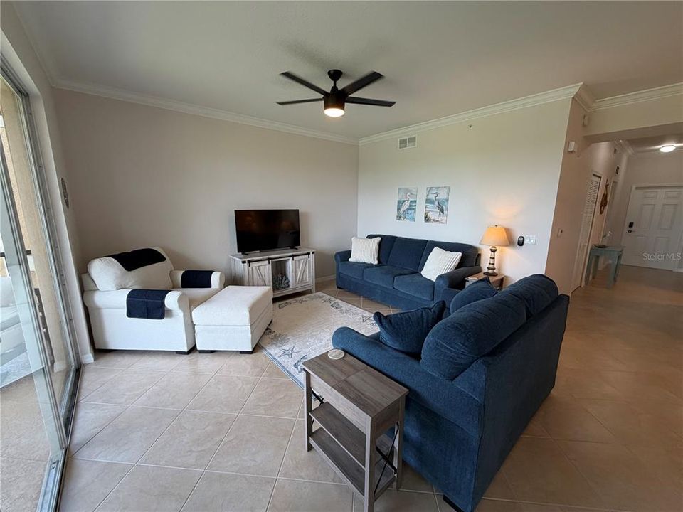 For Rent: $2,000 (2 beds, 2 baths, 1156 Square Feet)