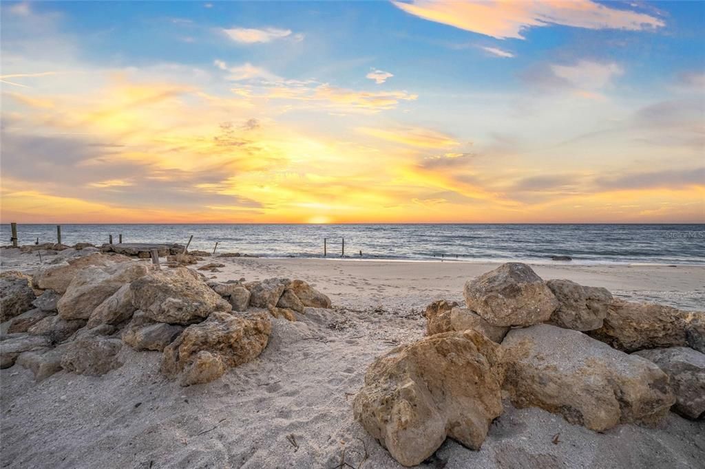 For Sale: $1,500,000 (4.00 acres)