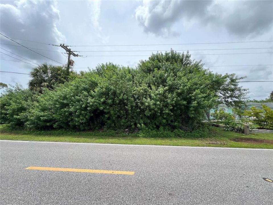 待售: $23,500 (0.23 acres)