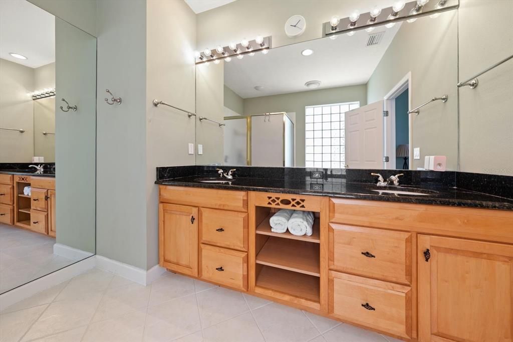 En Venta: $1,615,000 (3 camas, 3 baños, 2306 Pies cuadrados)