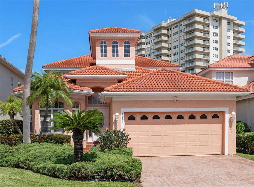 En Venta: $1,615,000 (3 camas, 3 baños, 2306 Pies cuadrados)