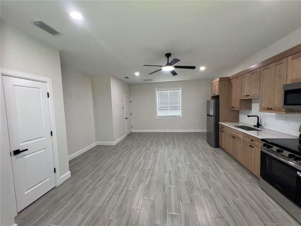 For Rent: $3,000 (4 beds, 4 baths, 1865 Square Feet)
