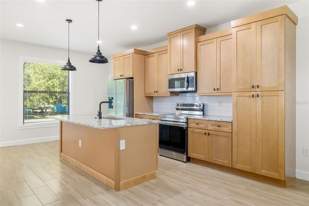 For Rent: $3,000 (4 beds, 4 baths, 1865 Square Feet)