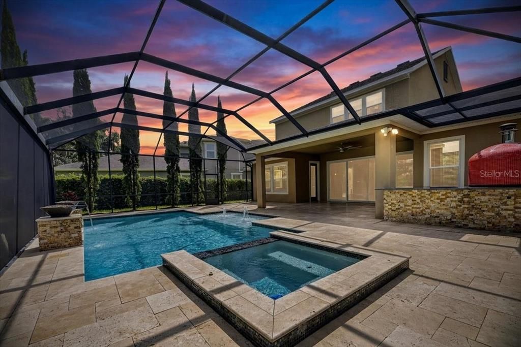 Activo con contrato: $895,000 (4 camas, 3 baños, 3576 Pies cuadrados)