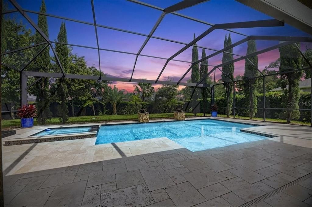 Activo con contrato: $895,000 (4 camas, 3 baños, 3576 Pies cuadrados)