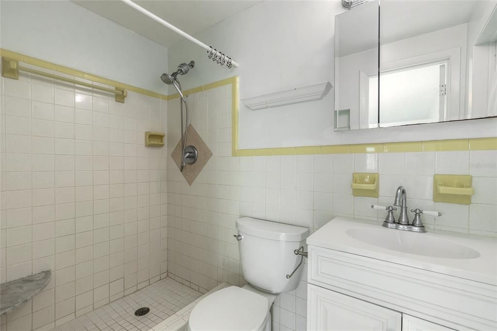 For Sale: $925,000 (5 beds, 4 baths, 1880 Square Feet)