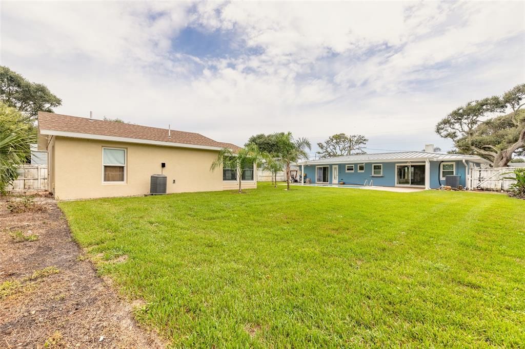 For Sale: $925,000 (5 beds, 4 baths, 1880 Square Feet)