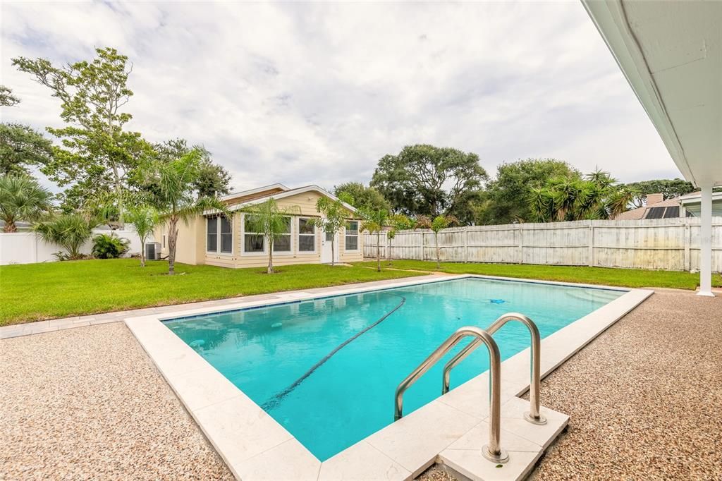 For Sale: $925,000 (5 beds, 4 baths, 1880 Square Feet)
