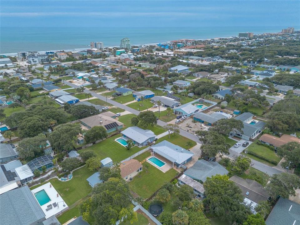 For Sale: $925,000 (5 beds, 4 baths, 1880 Square Feet)