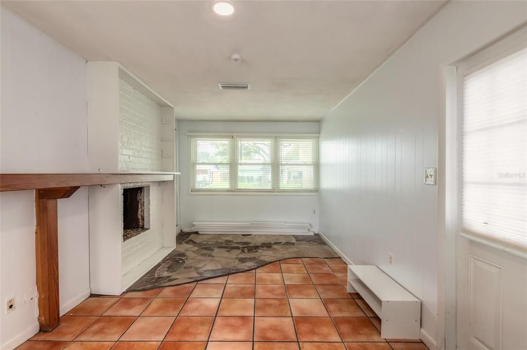 For Sale: $925,000 (5 beds, 4 baths, 1880 Square Feet)